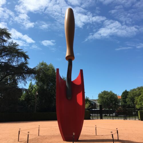 Serralves A giant trowel